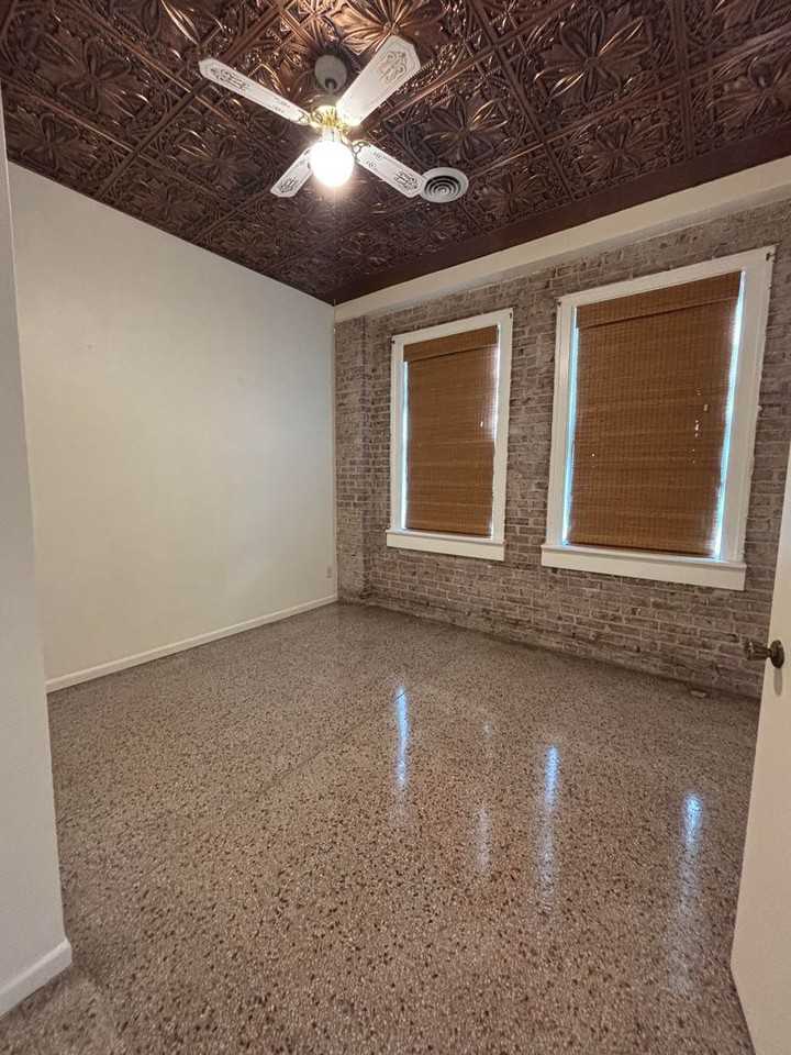 128 S 5th St #MB4 - Photo 7 of 11