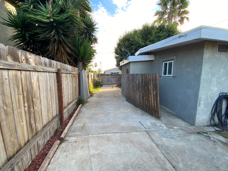 567 Florence St - Photo 6 of 16