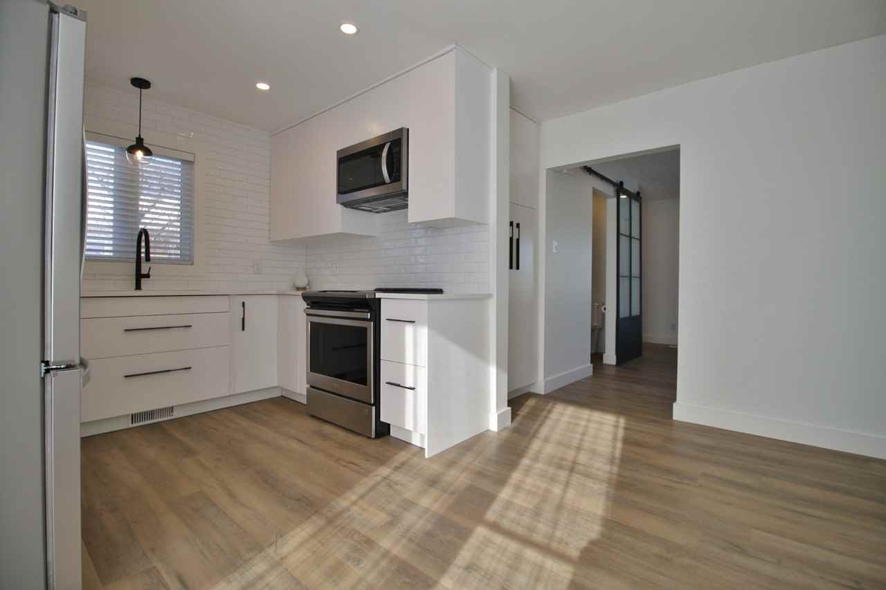 2138 Saunderson Dr - Photo 7 of 24
