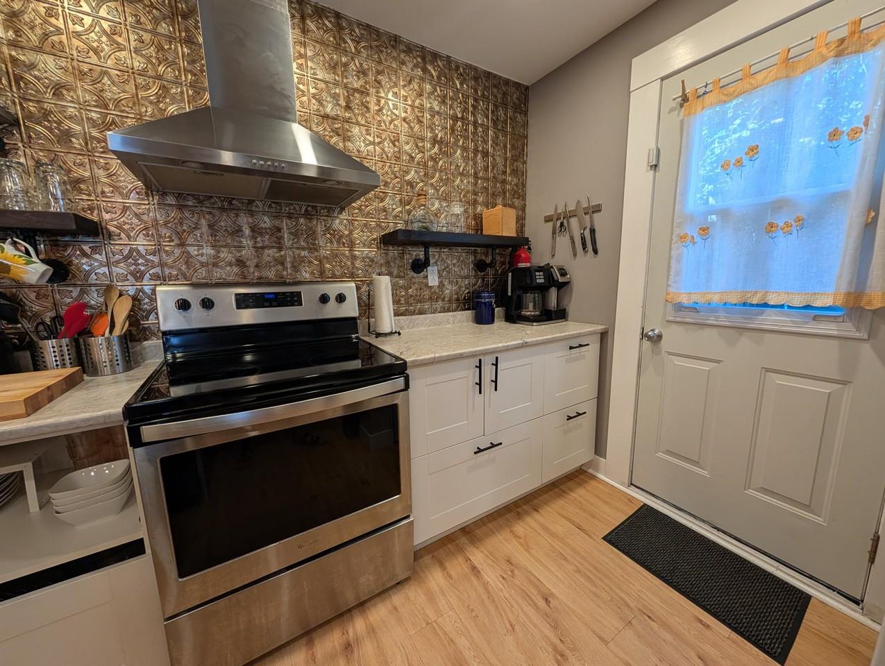 192 Adelaide Street - Photo 2 of 16