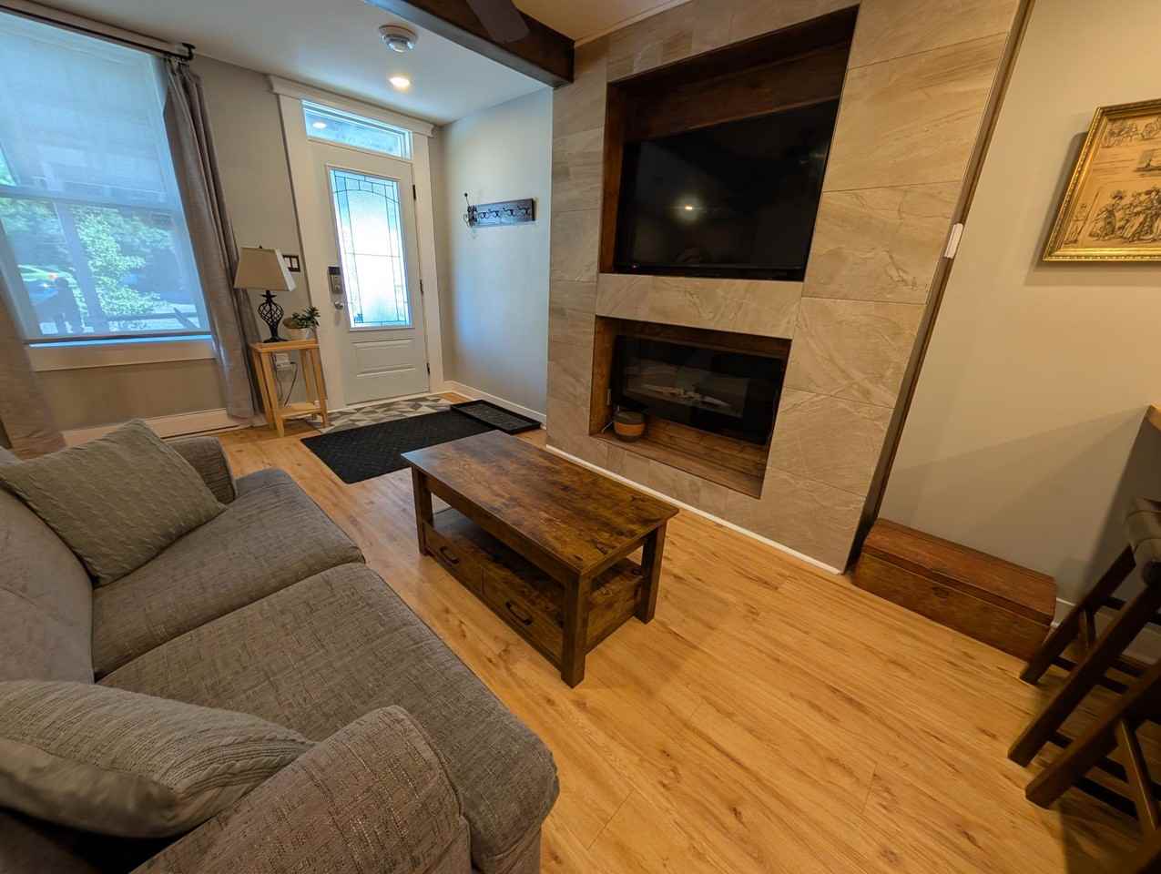192 Adelaide Street - Photo 6 of 16