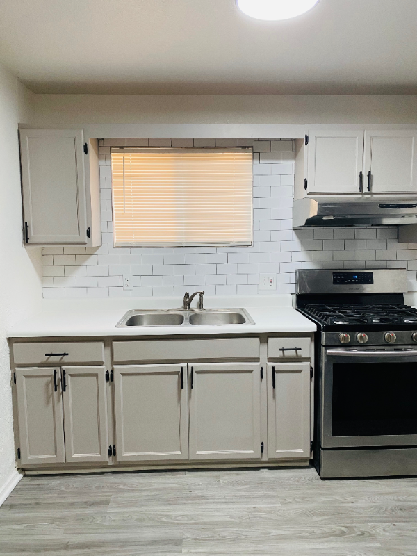 11055 Breeze Ct - Photo 5 of 19