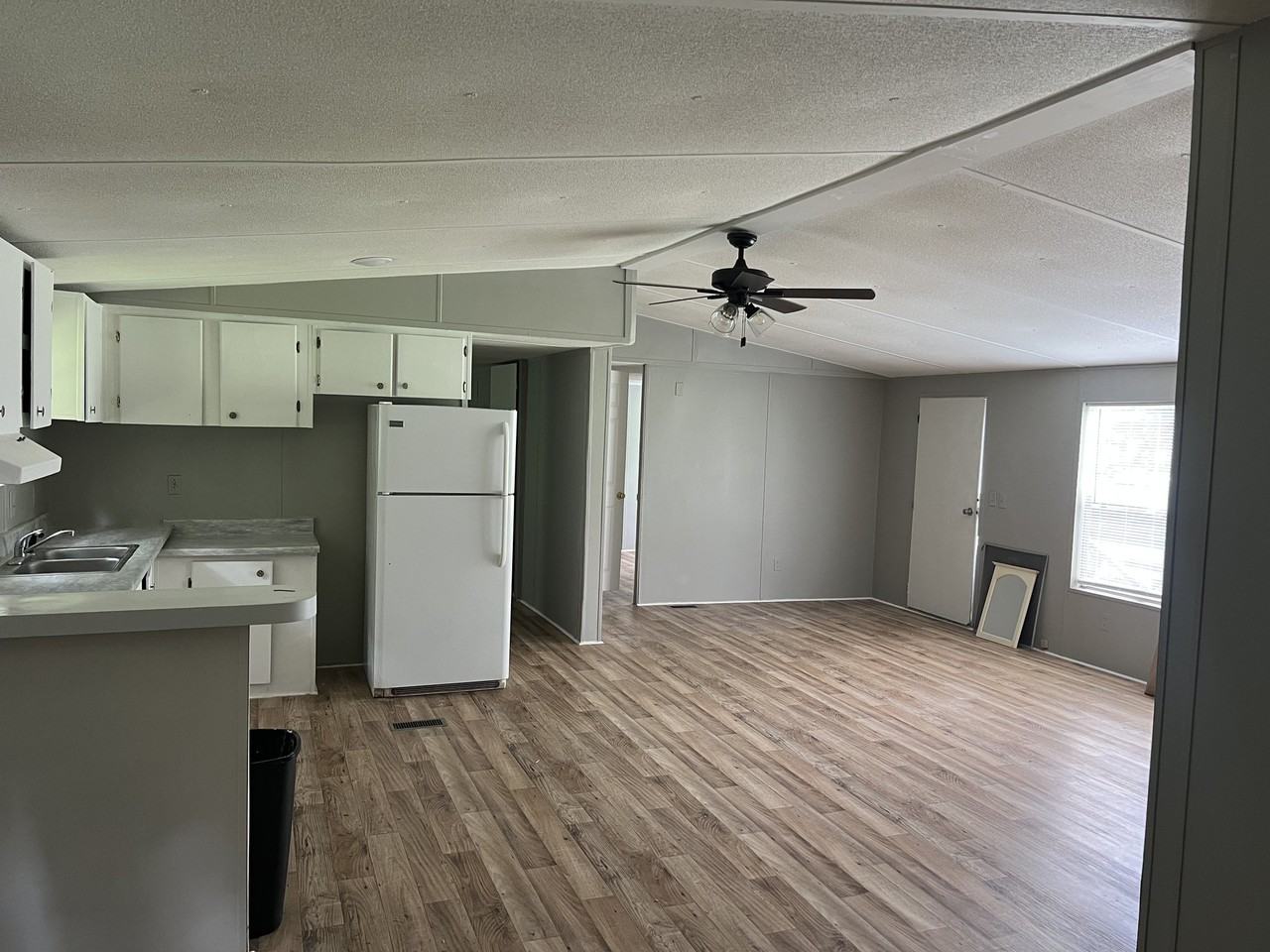 224 Oakland Dr - Photo 3 of 10