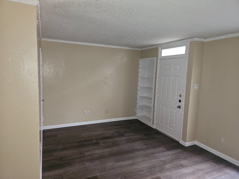 9828 Valley Meadow Ct - Photo 3 of 9
