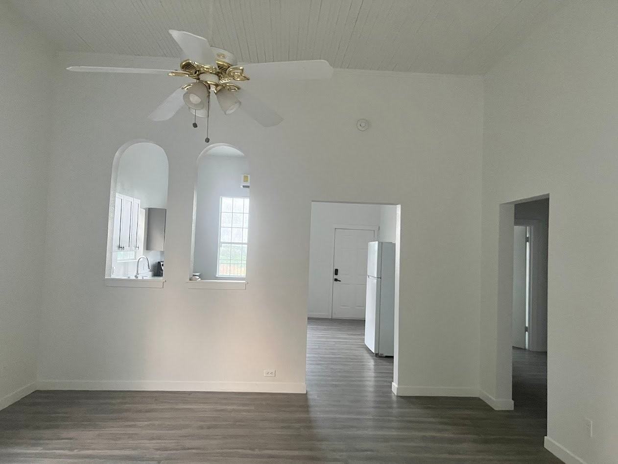 425 Weber Hoese Ln - Photo 2 of 14