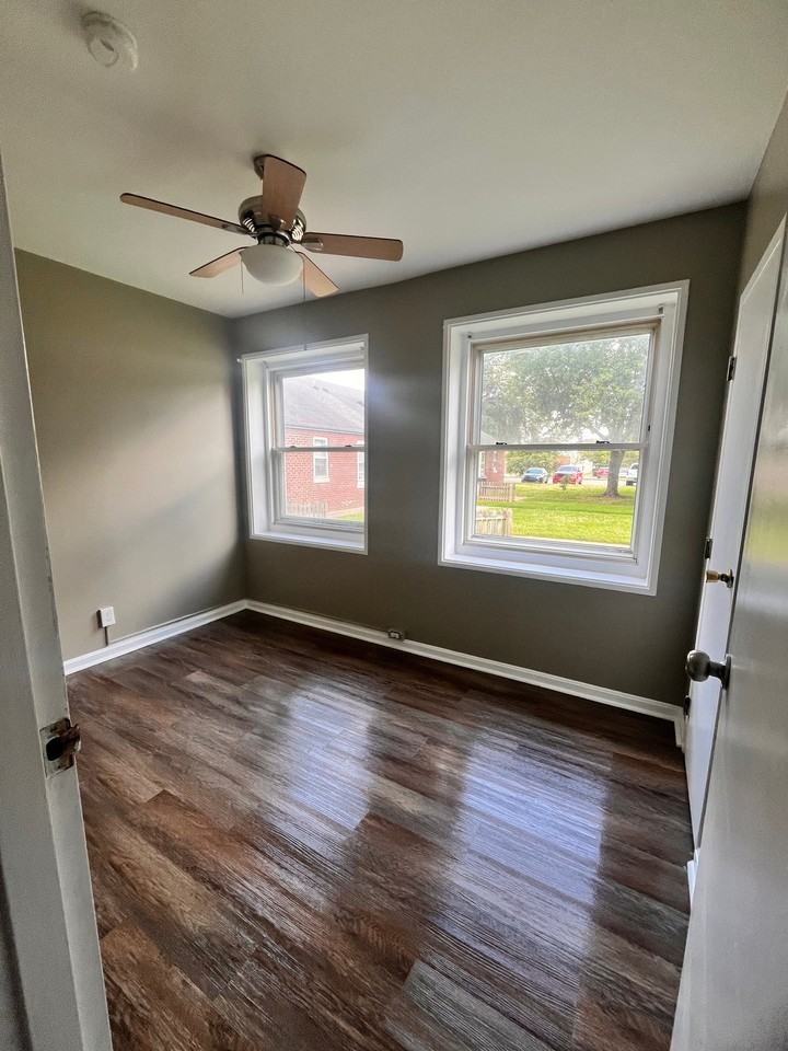 1824 La Salle Pl - Photo 6 of 10