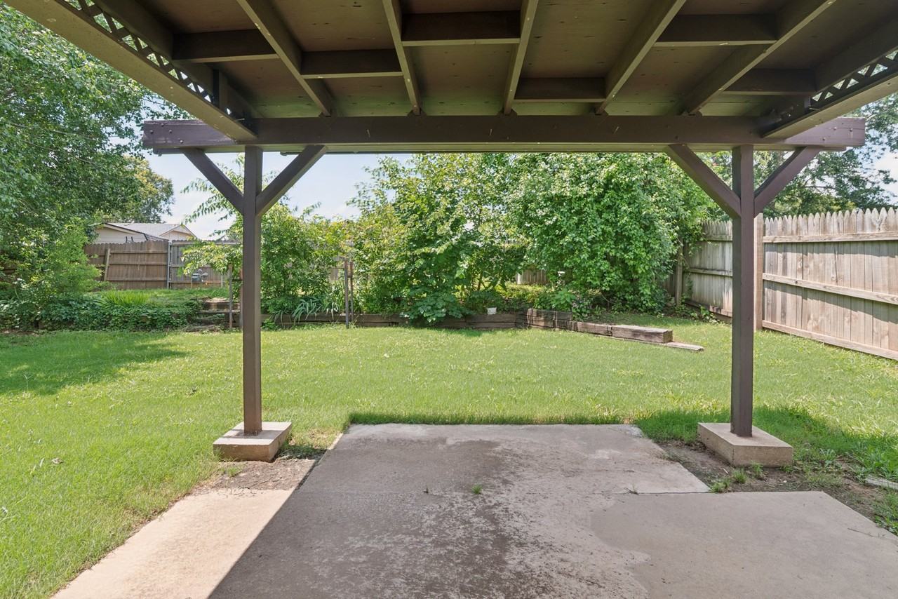 4604 S Ironwood Ave - Photo 4 of 40