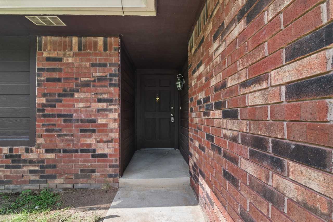 4604 S Ironwood Ave - Photo 7 of 40
