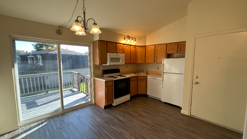 807 Rainbow Dr #3