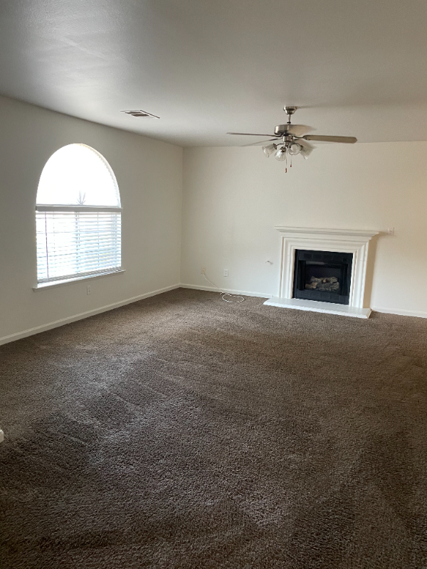 527 Grundy Ave - Photo 2 of 3