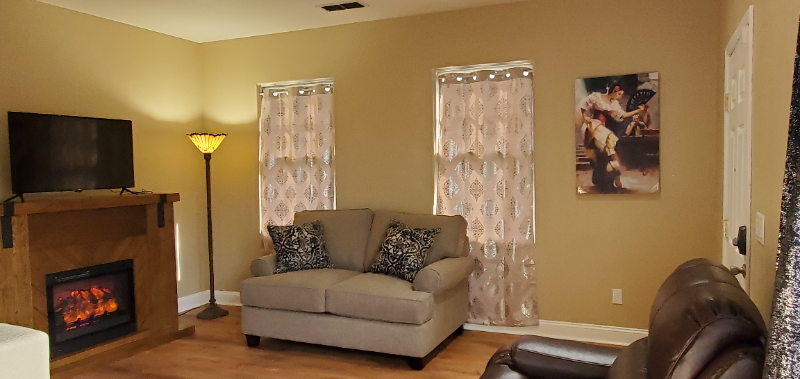 1105 Promenade St - Photo 2 of 8