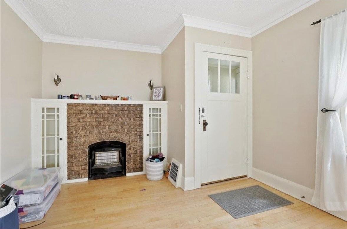701 Sherwood Ave #701 - Photo 3 of 15