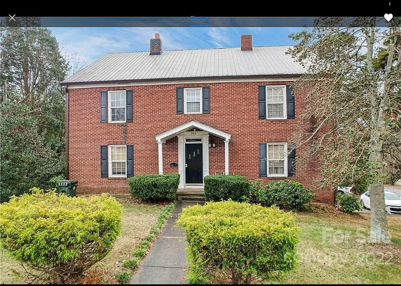 315 Hillcrest Dr - Photo 2 of 9