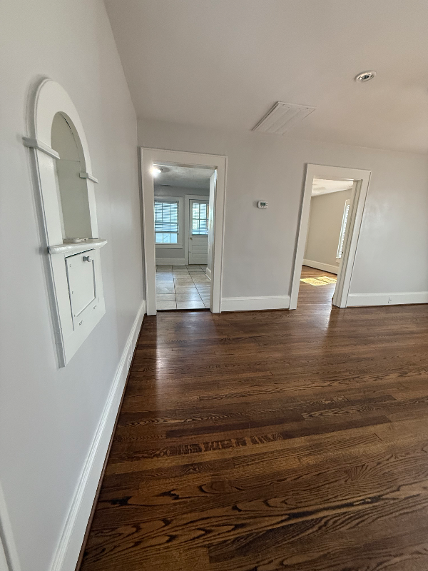315 Hillcrest Dr - Photo 3 of 9