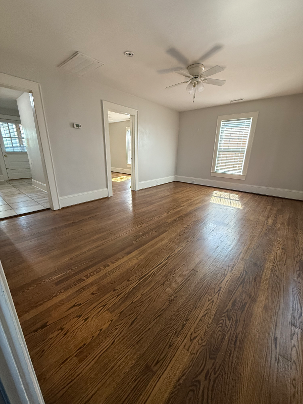 315 Hillcrest Dr - Photo 4 of 9