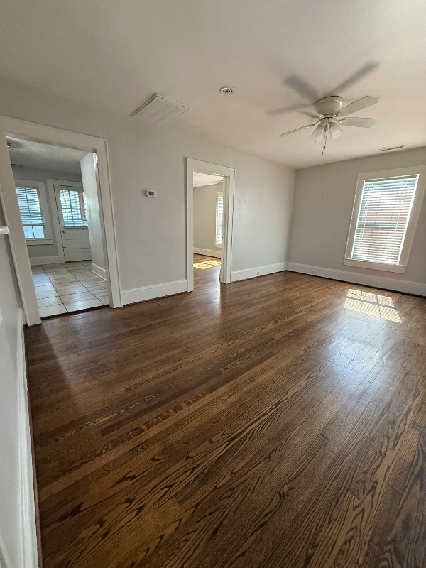 315 Hillcrest Dr - Photo 5 of 9
