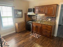featured image of 118 W King St