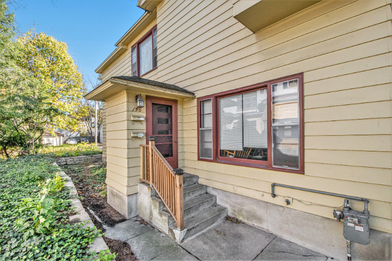 148 College Ave Ne #3 - Photo 6 of 28