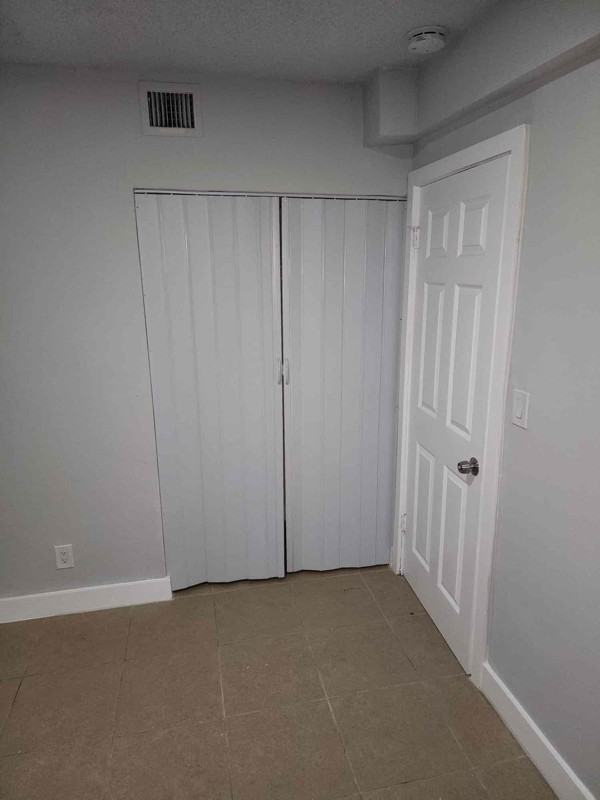 272 Sw 3rd St #B - Photo 5 of 6
