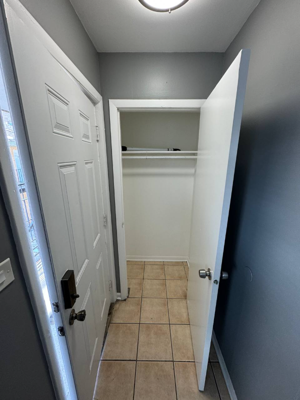3110 W 59th St #2E - Photo 4 of 12