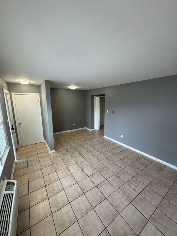 3110 W 59th St #2E - Photo 5 of 12
