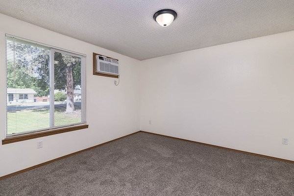 910 E Campbell St #5 - Photo 5 of 12