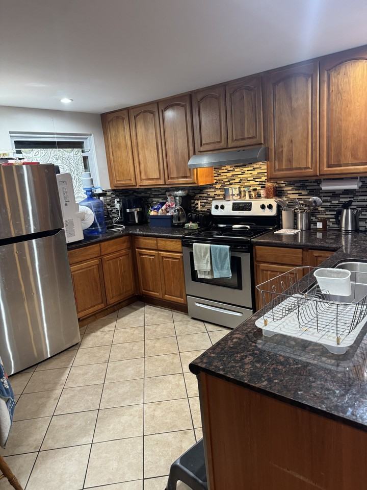 130 Christopher Ln - Photo 3 of 13