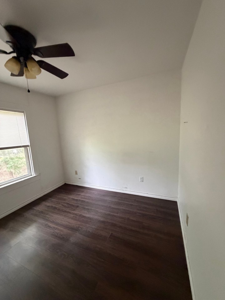 807 S College Ave - Photo 3 of 8