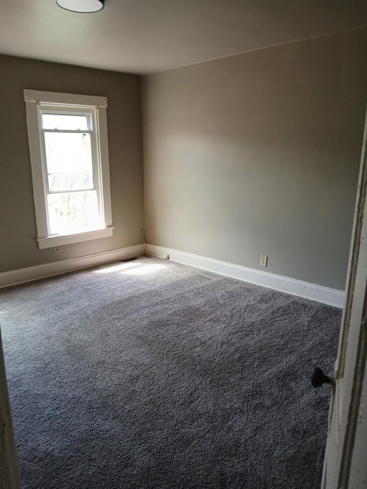 1625 3rd Ave - Photo 2 of 15