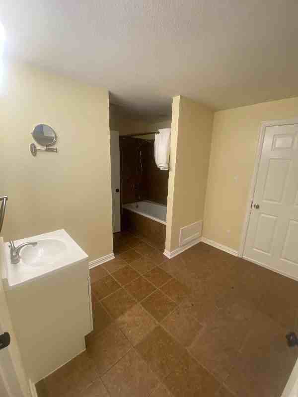 1729 Chip N Dale Dr #5 - Photo 4 of 11