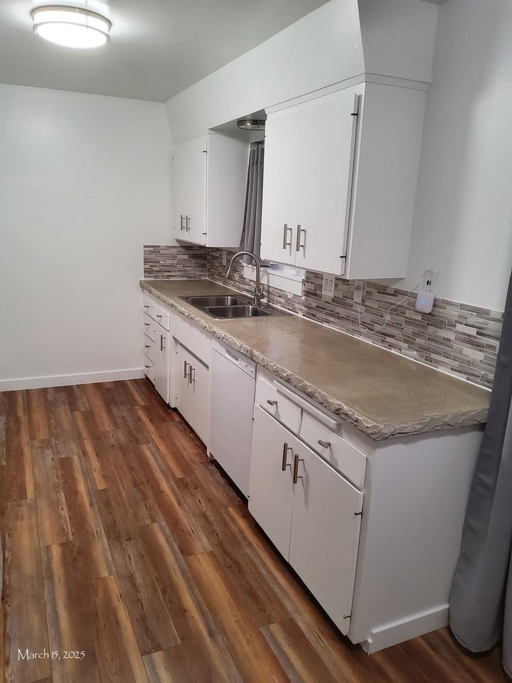 1522 Mesa St - Photo 3 of 9