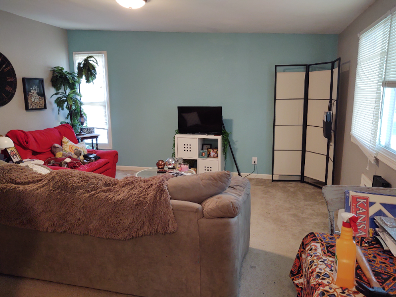 635 W 25th St - Photo 2 of 18