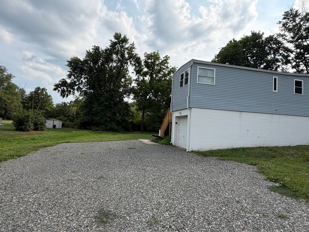 770 River Rd - Photo 2 of 32