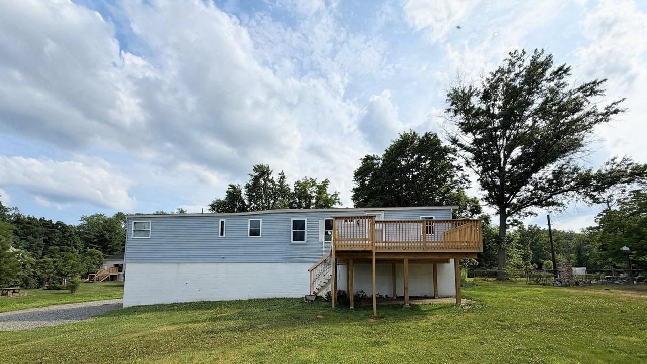 770 River Rd - Photo 3 of 32