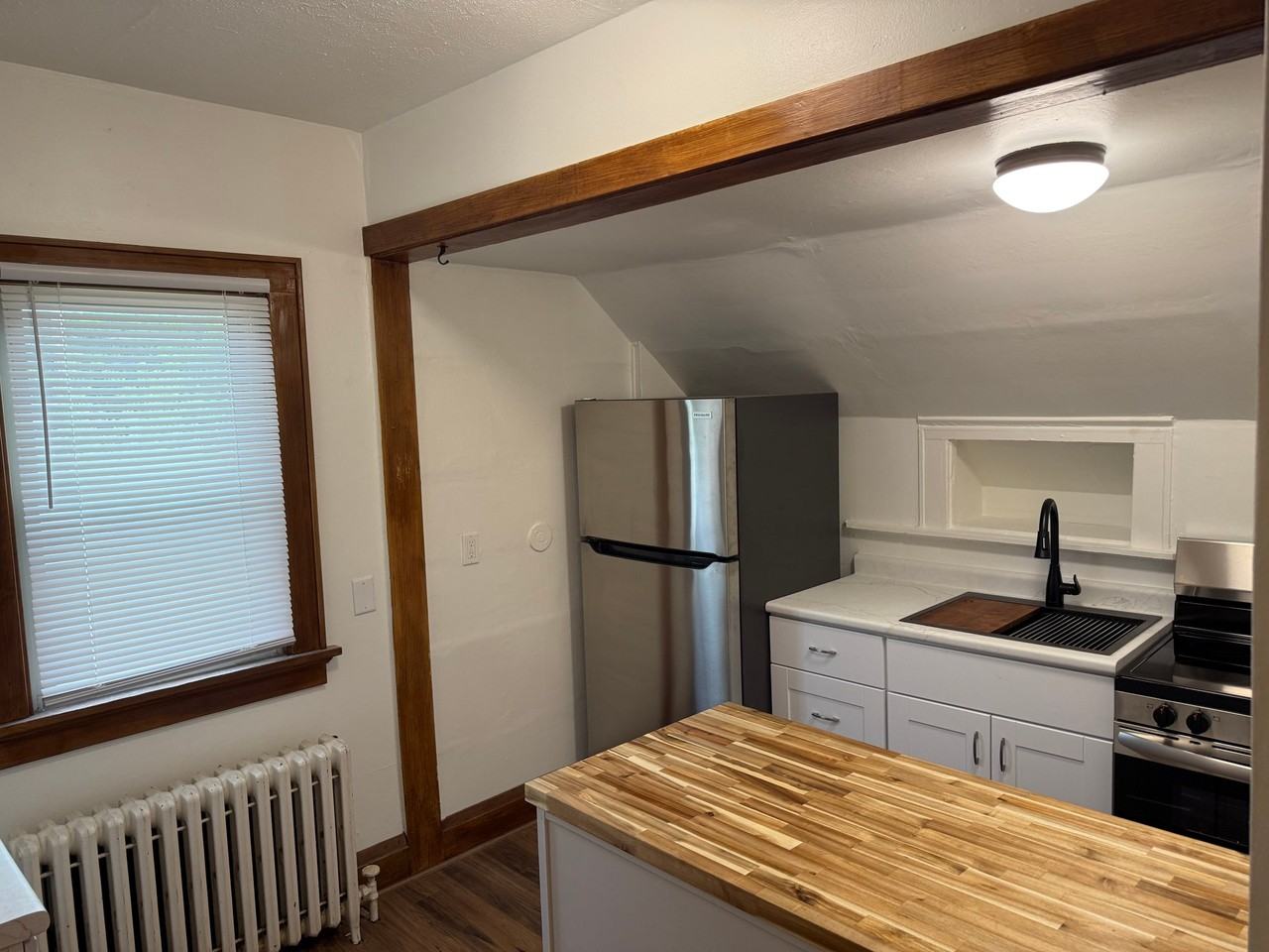 1005 E Holt Ave - Photo 6 of 19