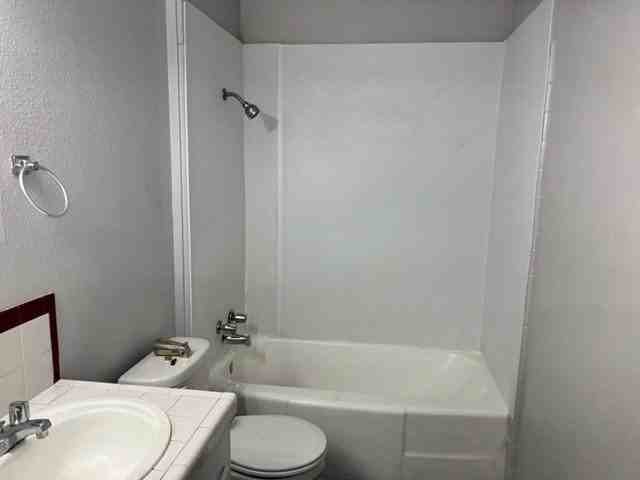 4613 Givens St - Photo 7 of 18