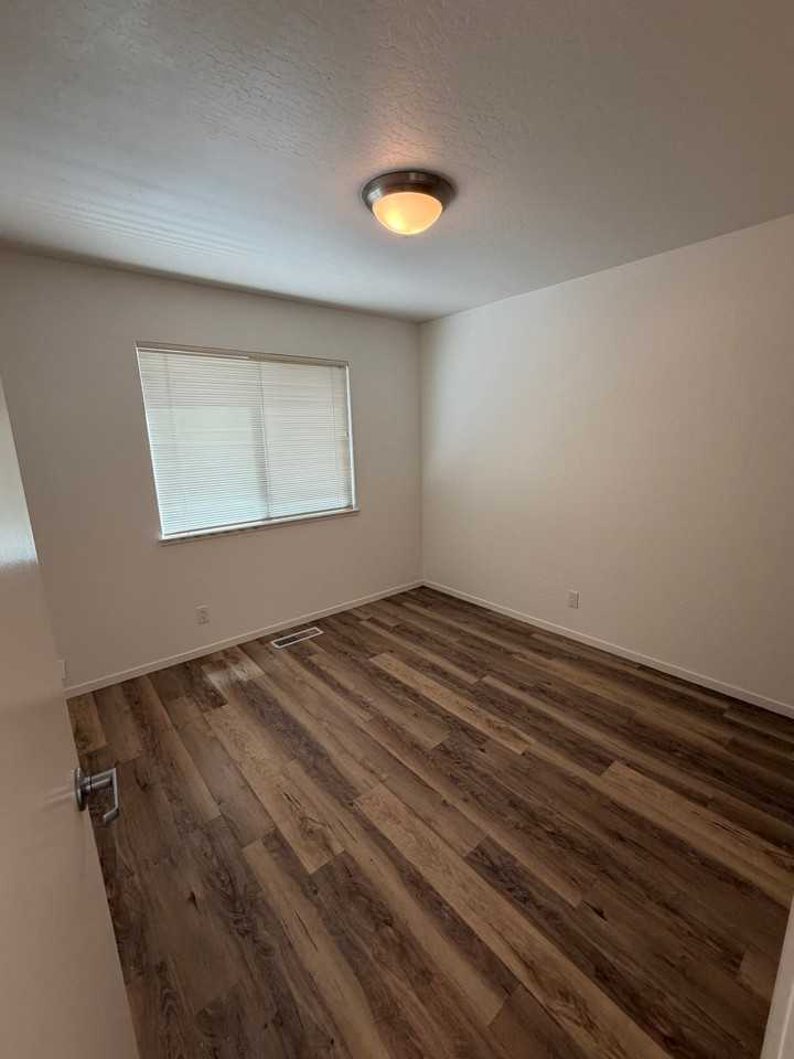 2470 Bella Vista Ave #A - Photo 3 of 5