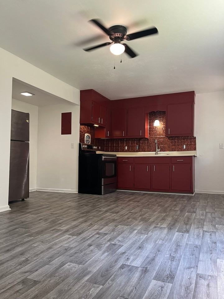145 Hendricks Blvd #145-8 - Photo 2 of 18