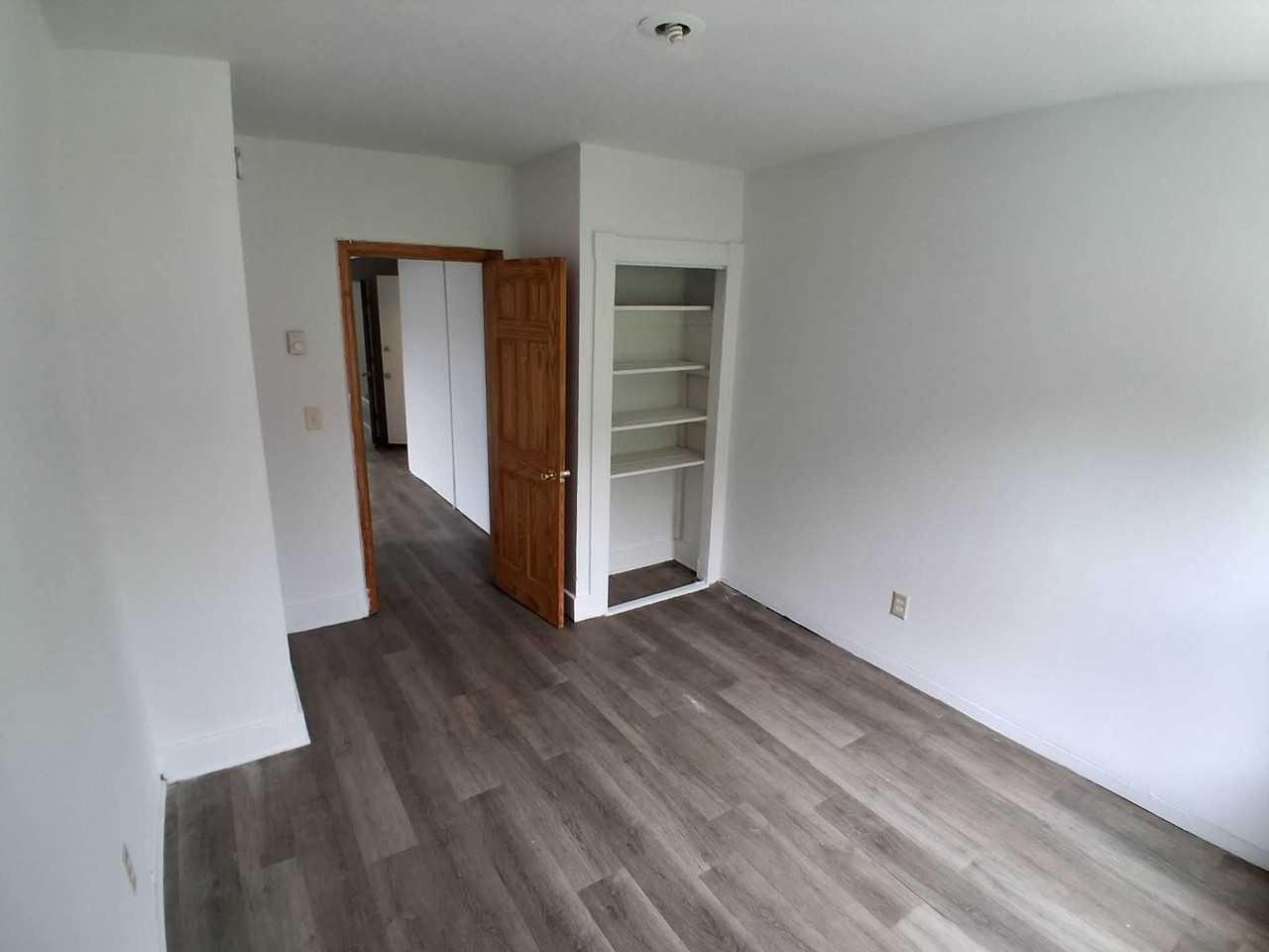 302 Columbia St #3 - Photo 4 of 7