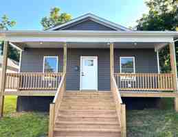 featured image of 1415 Floyd St