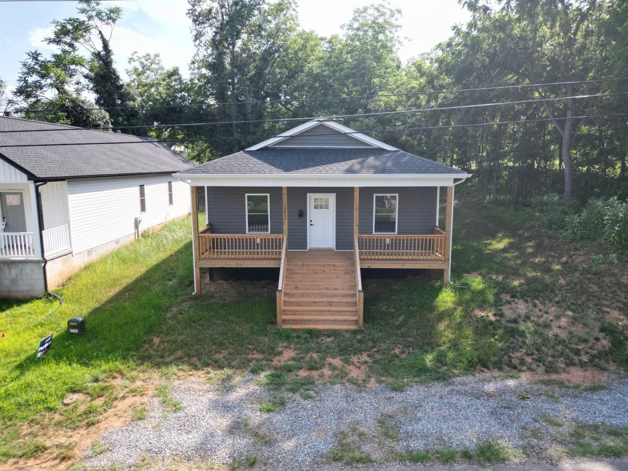 1415 Floyd St - Photo 2 of 21