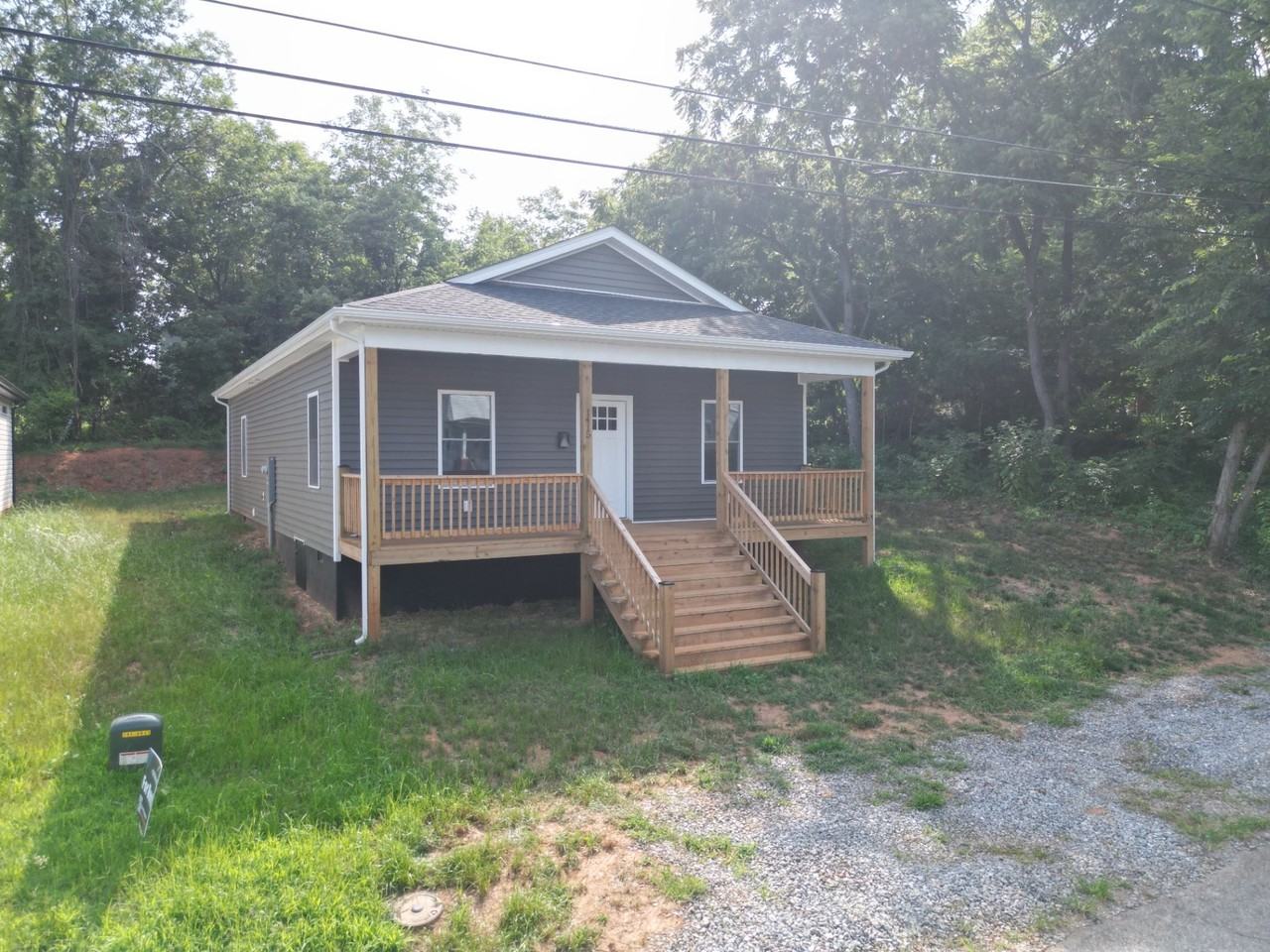 1415 Floyd St - Photo 3 of 21