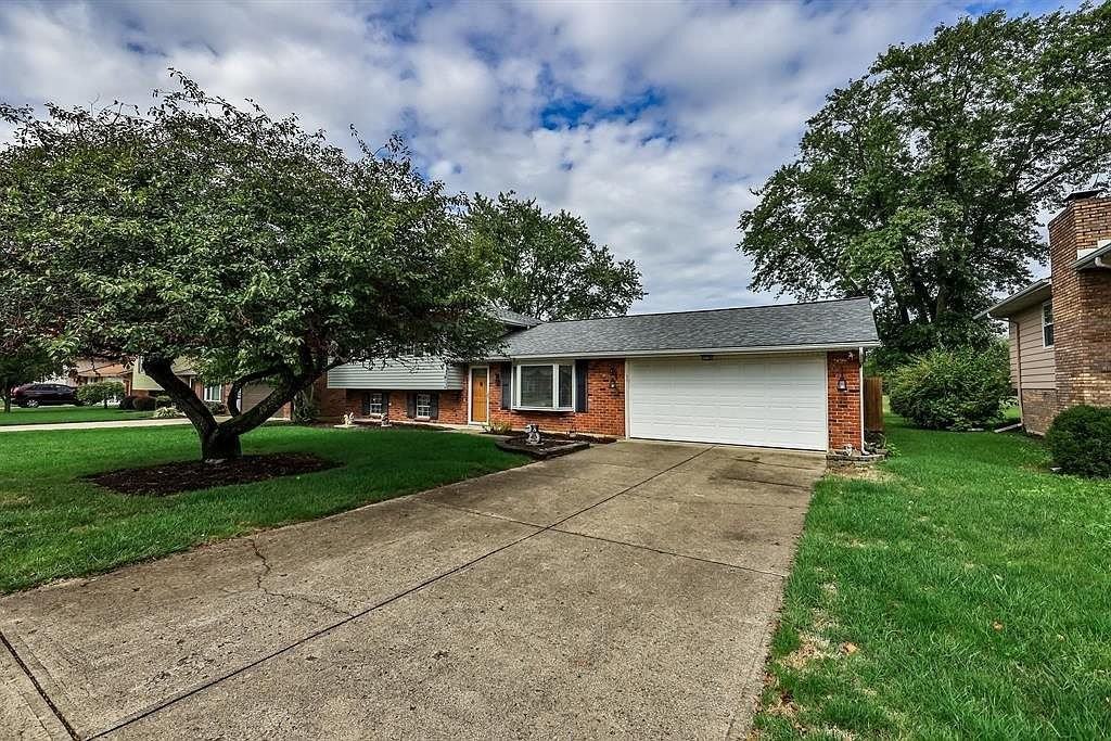 5938 Fairdale Dr - Photo 4 of 25