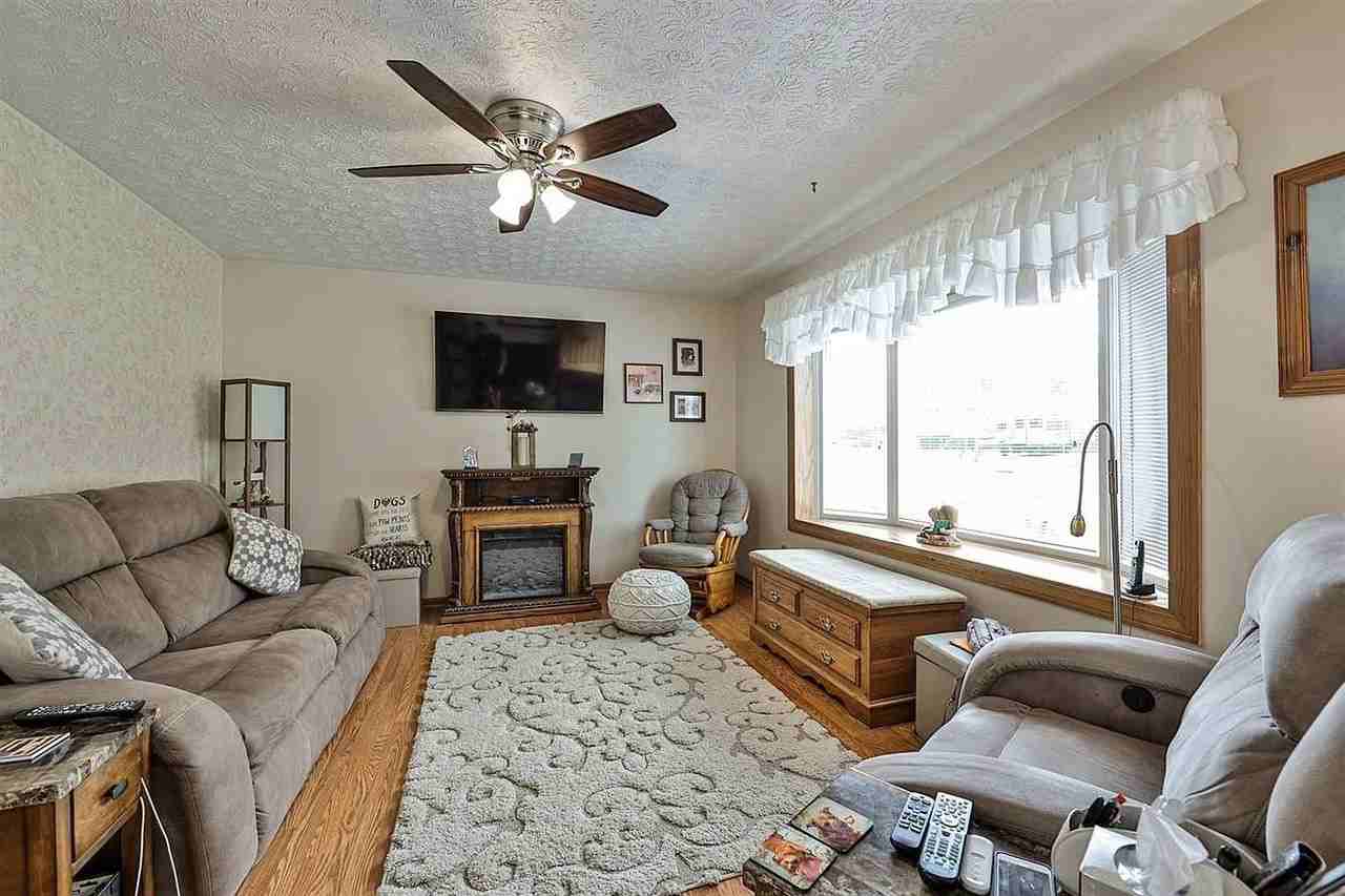 5938 Fairdale Dr - Photo 7 of 25