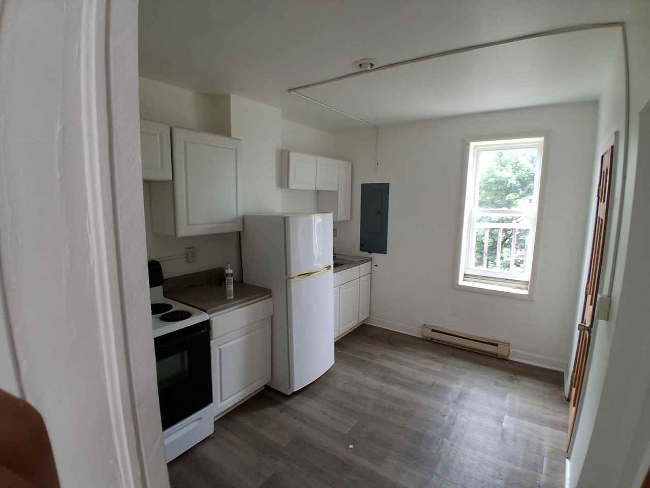 302 Columbia St #4 - Photo 2 of 5