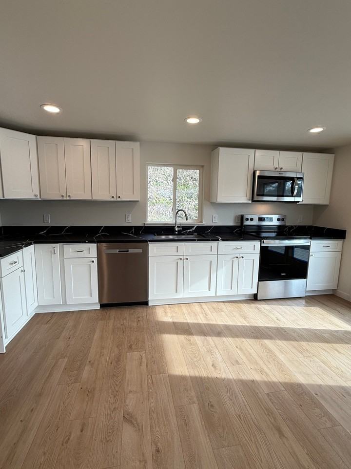 104 Forton St - Photo 2 of 19