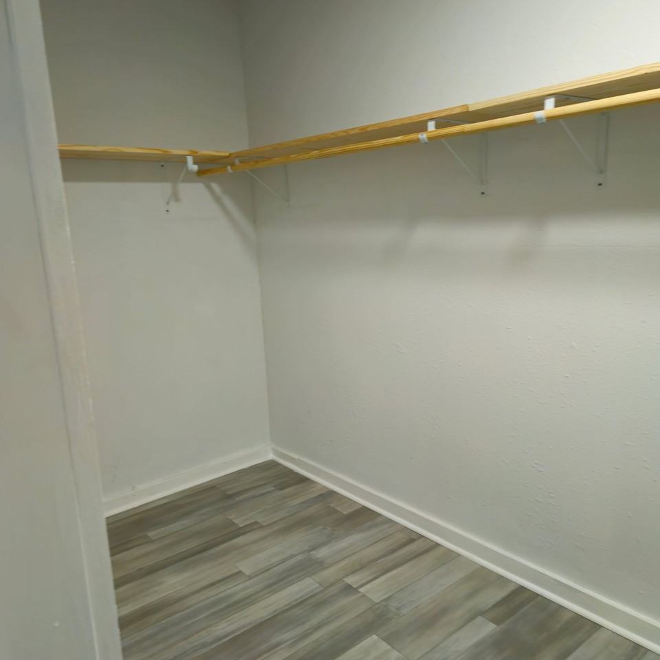 2846 Metropolitan Ave - Photo 5 of 5