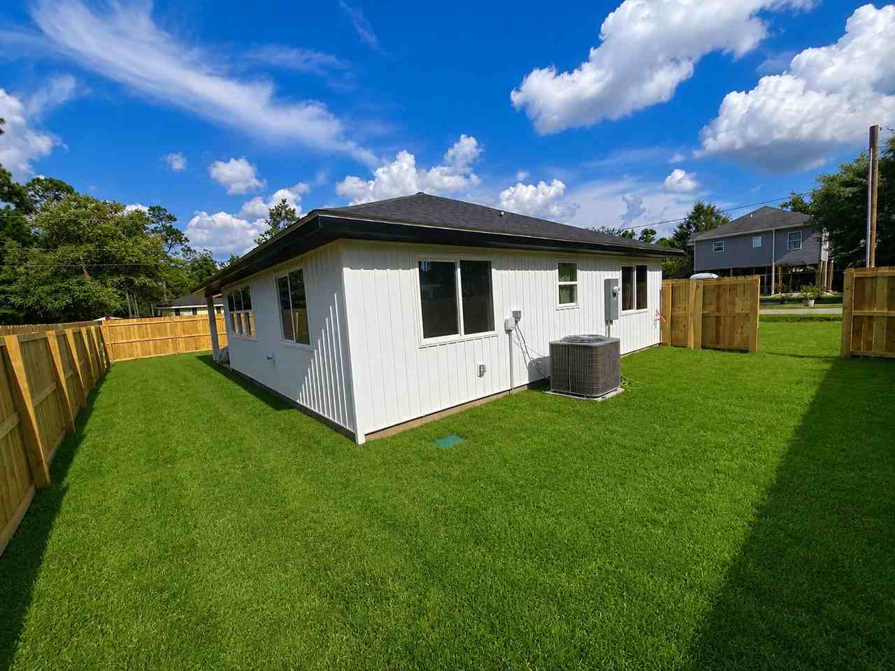 202 Mackerel St - Photo 5 of 11