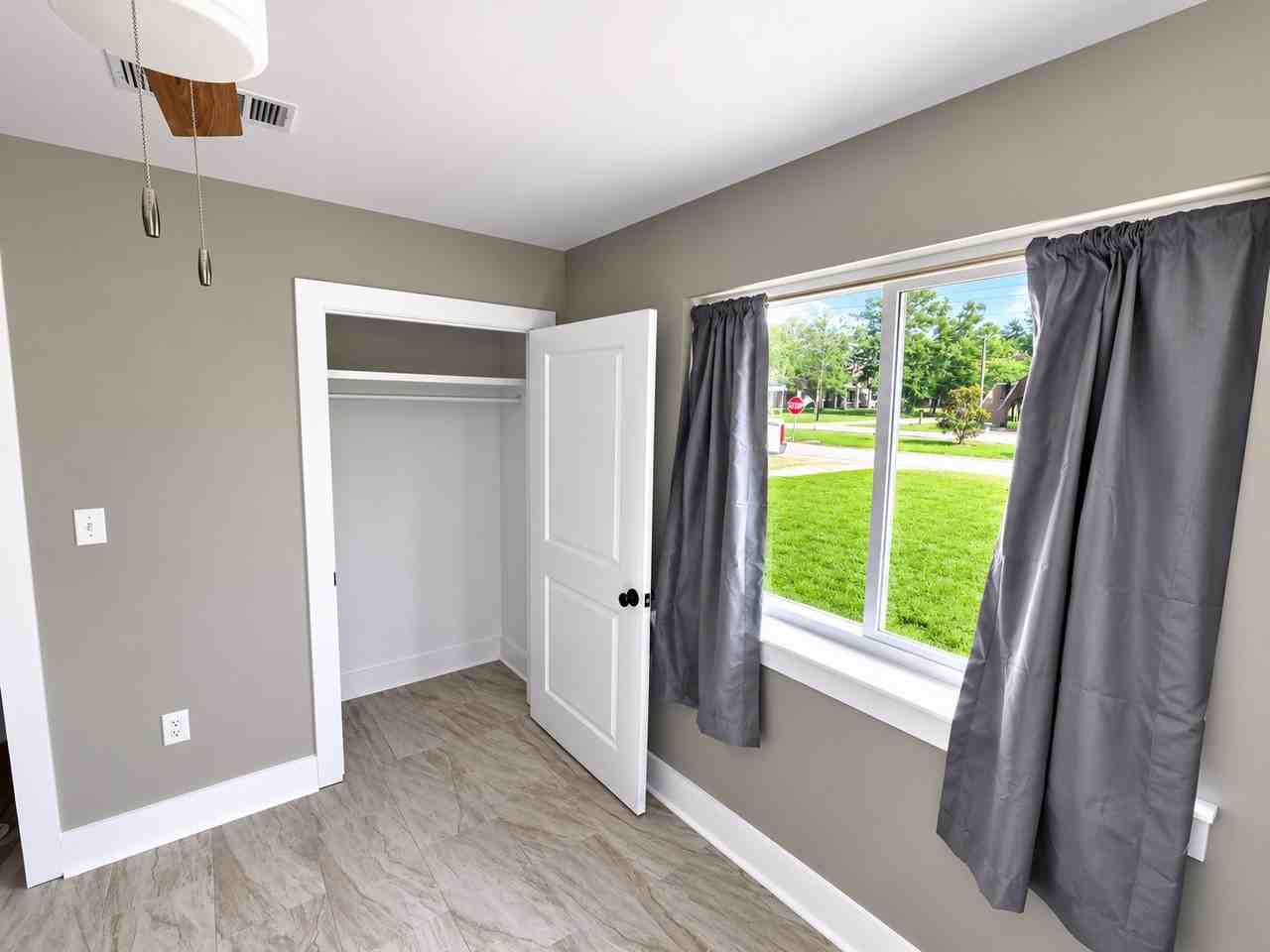 202 Mackerel St - Photo 6 of 11