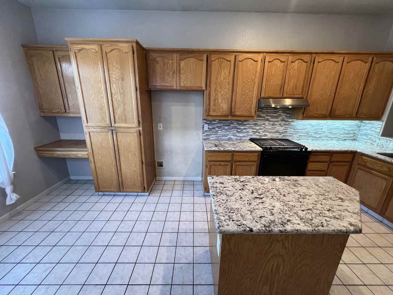 1850 Exeter Dr - Photo 4 of 20